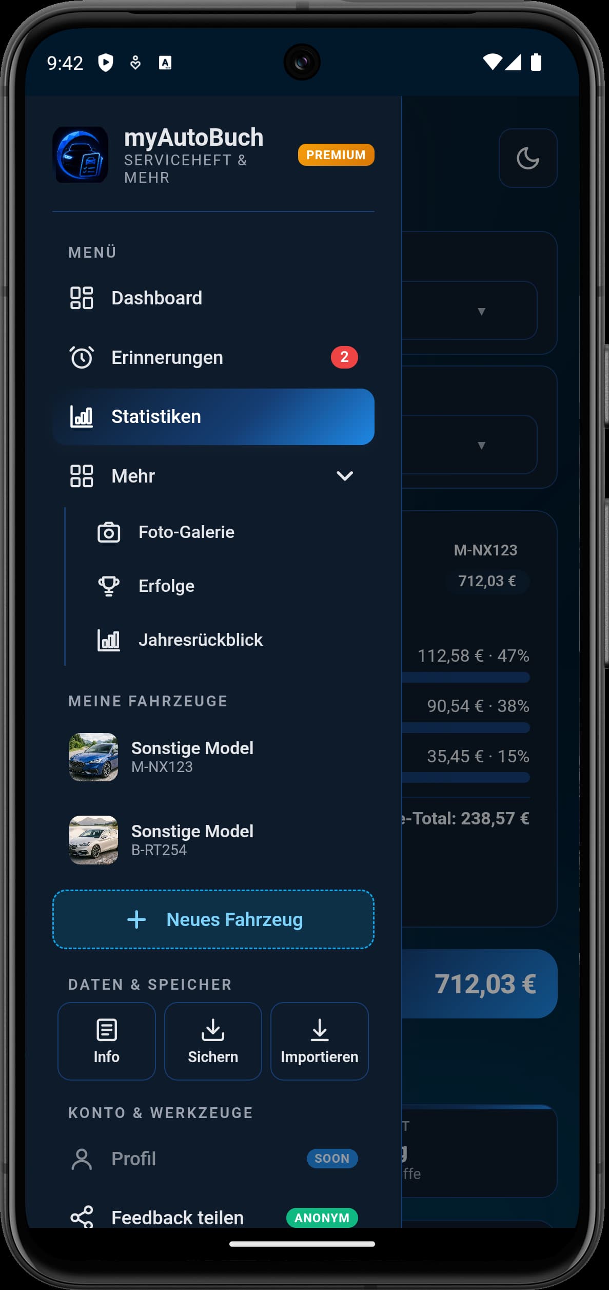 App-Menü mit Fahrzeugauswahl, Foto-Galerie, Erfolgen und Datensicherung